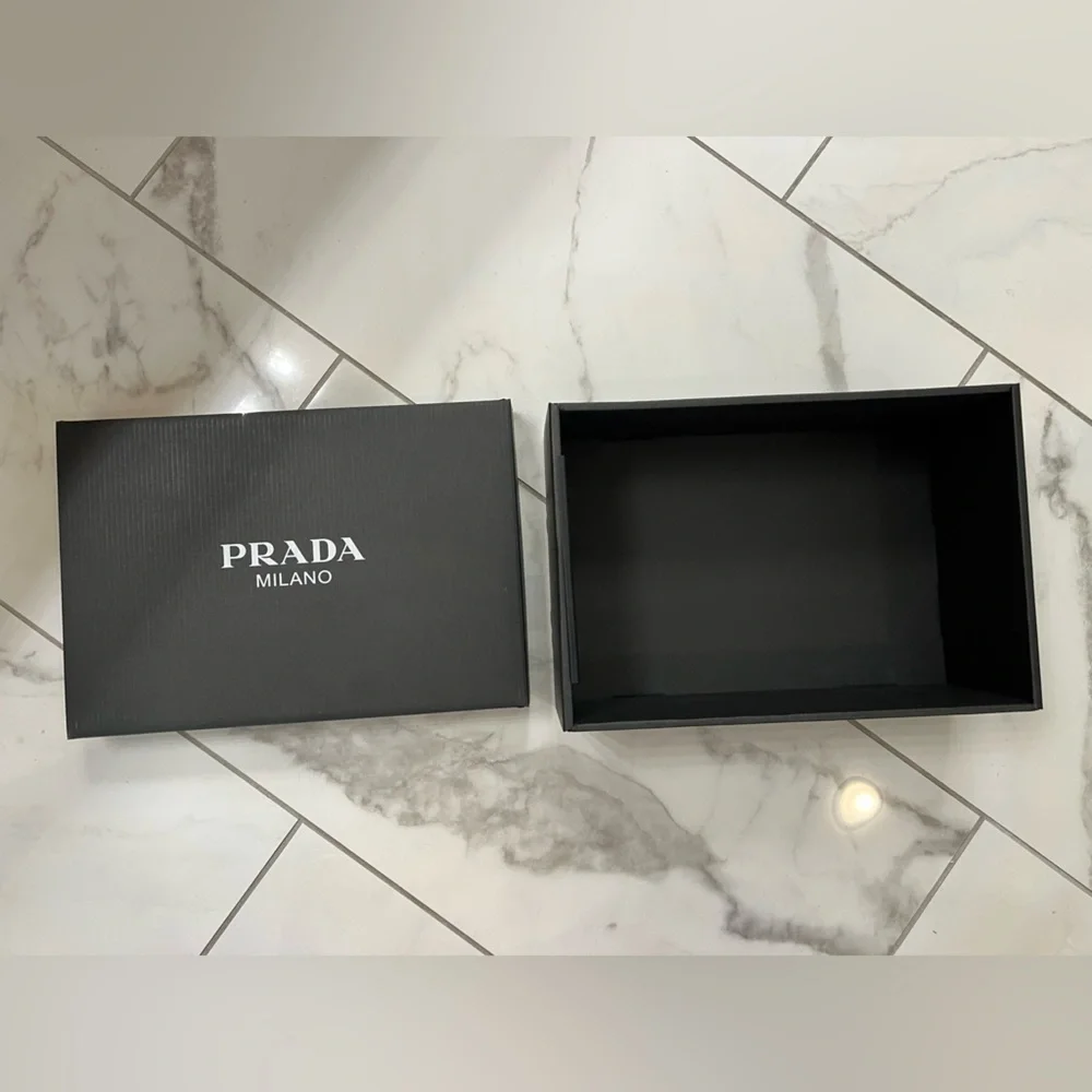 Authentic Prada Black & White Milano Logo Gift Box - Picture 2 of 11